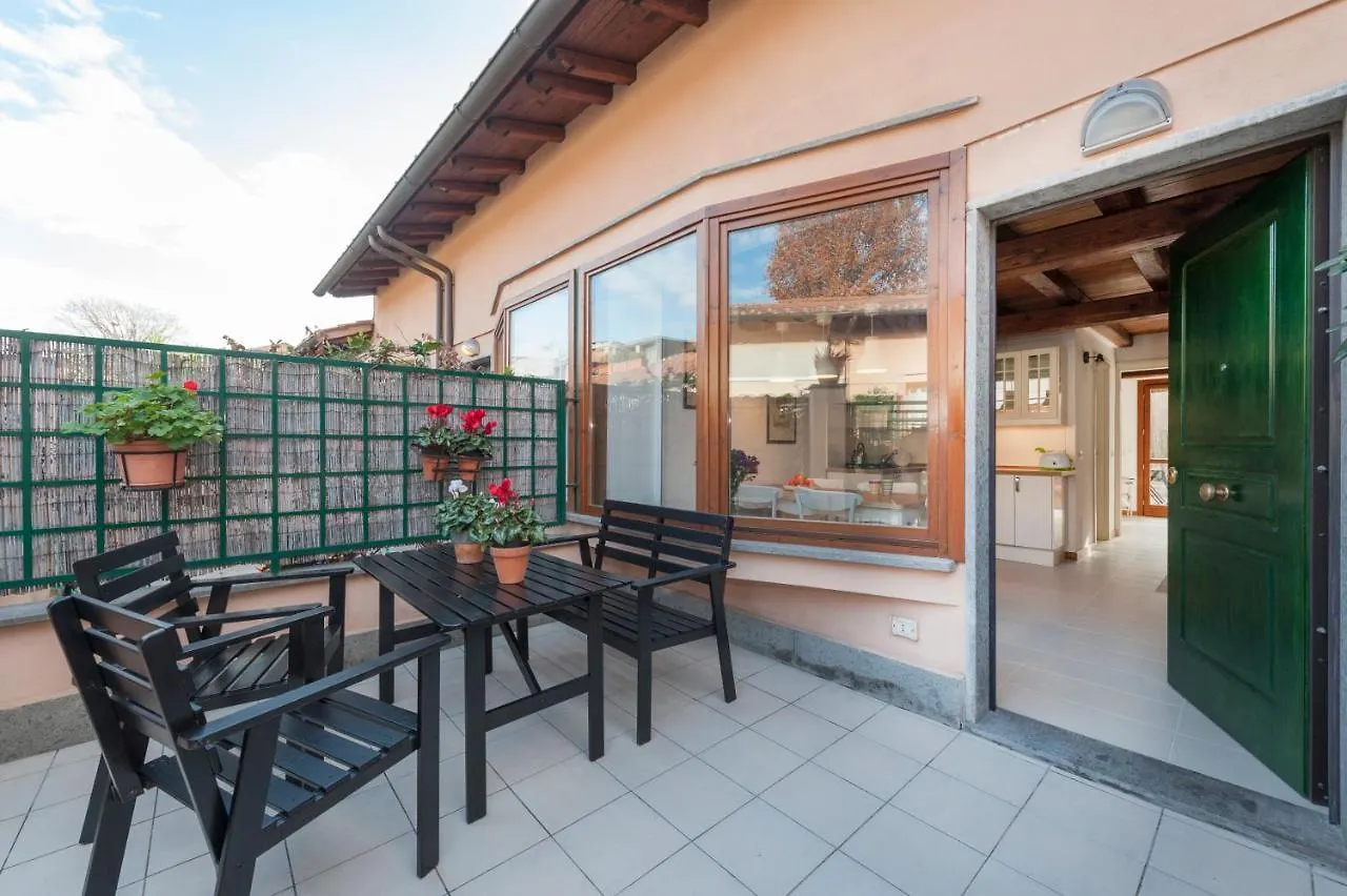 Apartment Charming Patio House In San Lorenzo Rome
