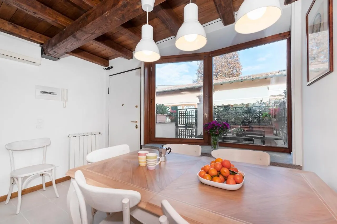 Charming Patio House In San Lorenzo Rome Apartment