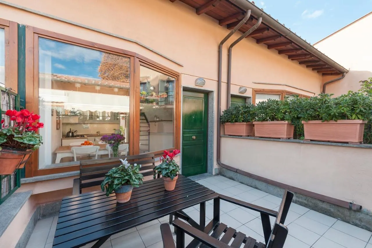 Apartment Charming Patio House In San Lorenzo Rome
