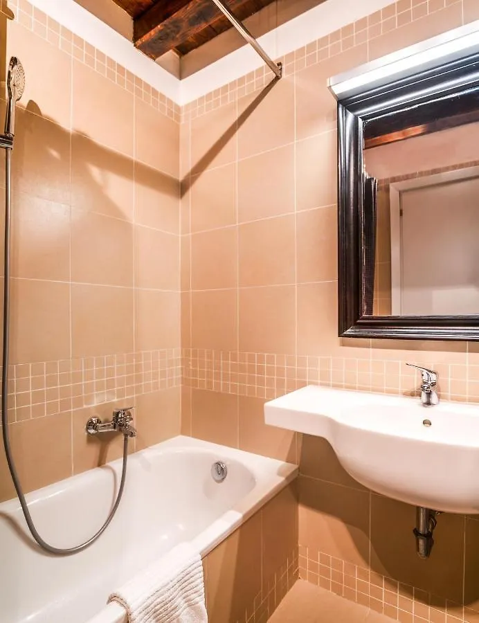 Apartment Charming Patio House In San Lorenzo Rome Italy