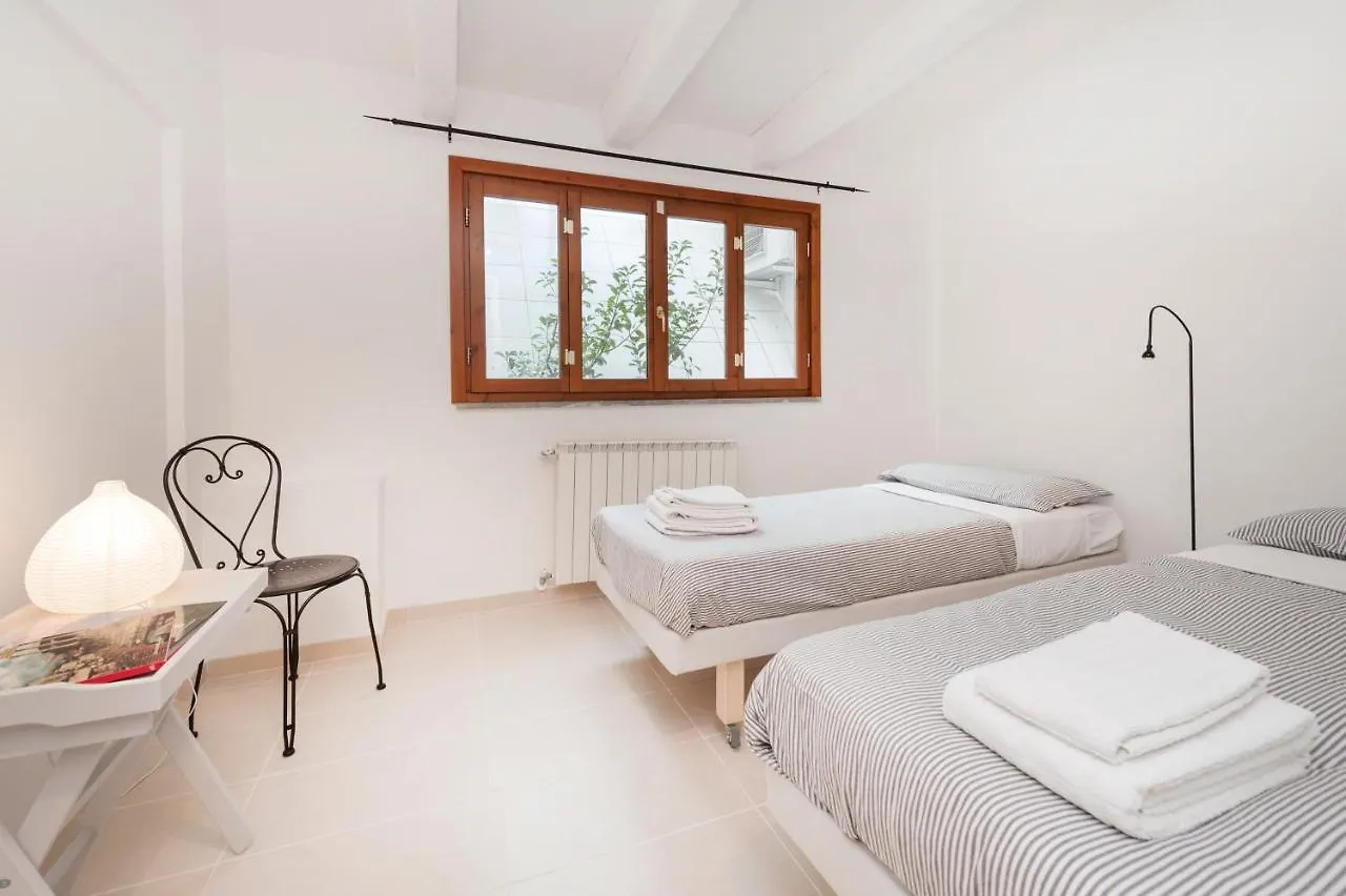 Charming Patio House In San Lorenzo Rome 0*,